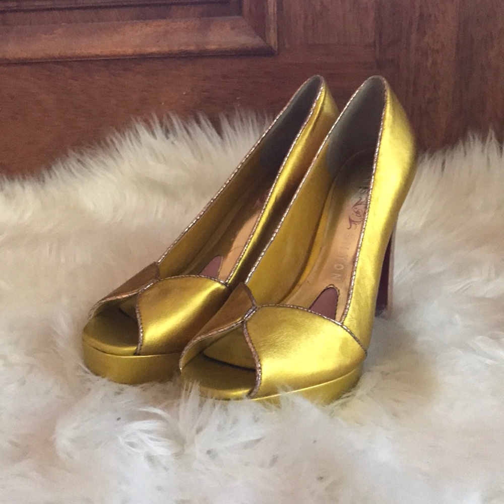 Paris Hilton heels